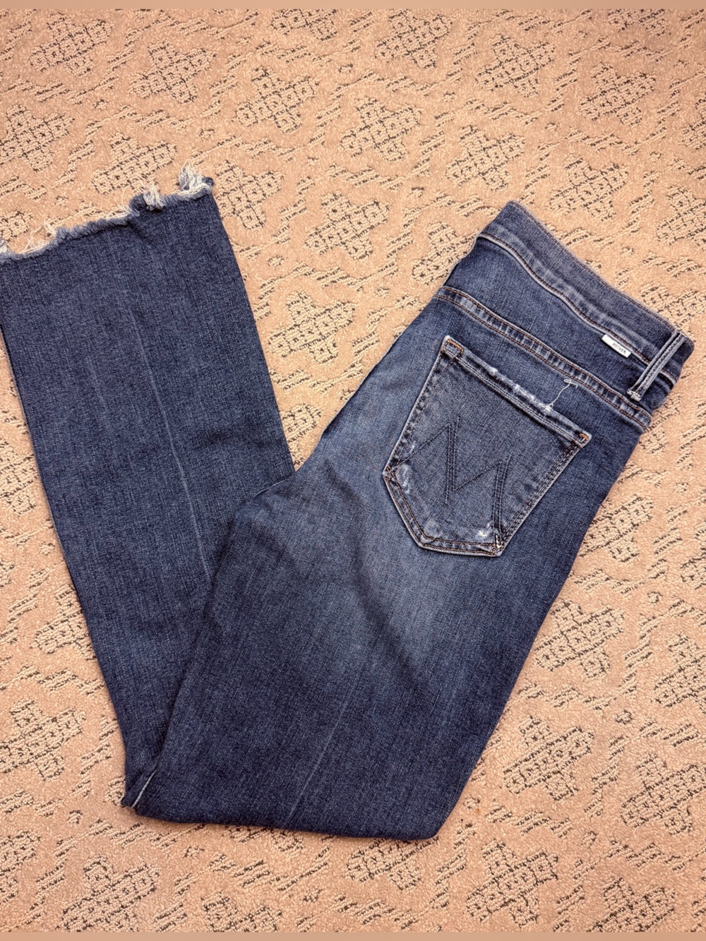 MOTHER The Insider Crop Step Chew Jeans – Dancing On Coals